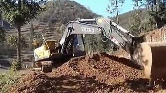 国产挖机喷火视频,揭秘挖掘机极限挑战