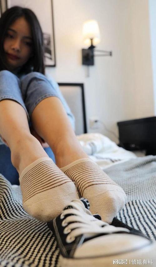 国产恋短袜视频